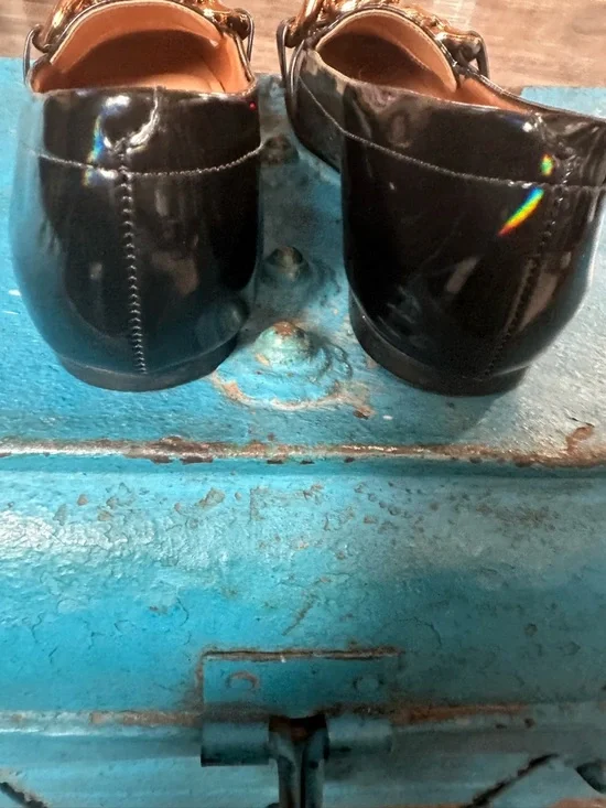 Vizzano Black Patent Loafers with Gold Chain Accent - Picture 4 of 6